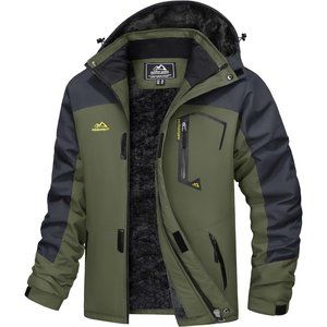 Men's Green Water Resistant Fleece Windproof Warm Ski Jacket With Multi-Pockets